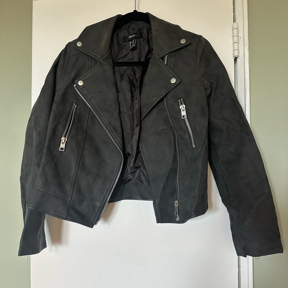LAST CHANCE SALE! Forever 21 Black Leather Moto Jacket